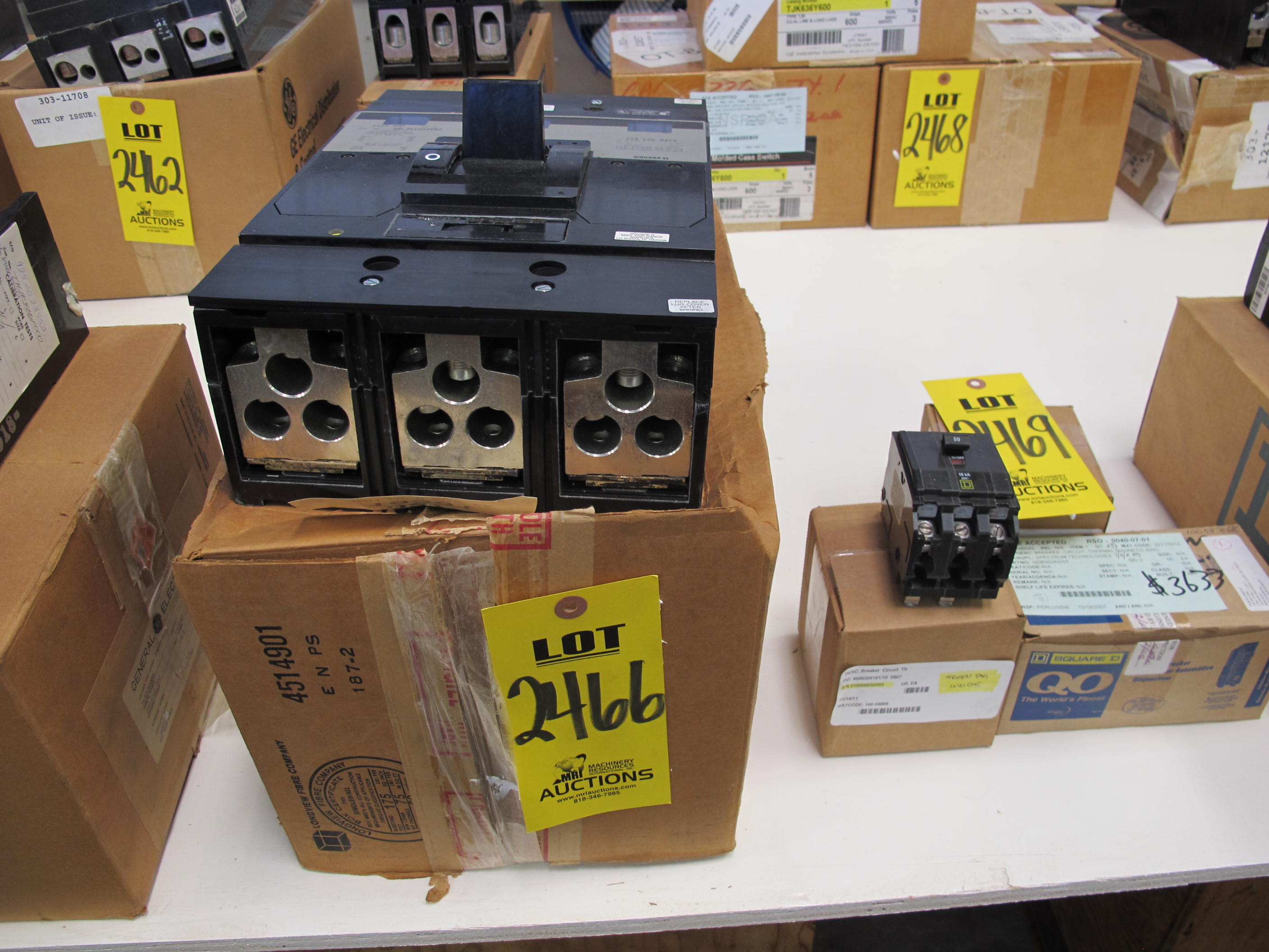 BREAKER, CIRCUIT TYPE, 1000 AMP RATING, 600 AC, 250 DC VOLT RATING, 3 POLE, THERMAL MAGNETIC KIND. 22KA INTERRUPTING CURRENT AT 600VAC, UL LISTED, MOLDED CASE CONSTRUCTION. TRIP CURVE# 665-3 MAY, 1985. PART # MAL361000-VA2 (W-44) LOADING & HANDLING FEE $5-